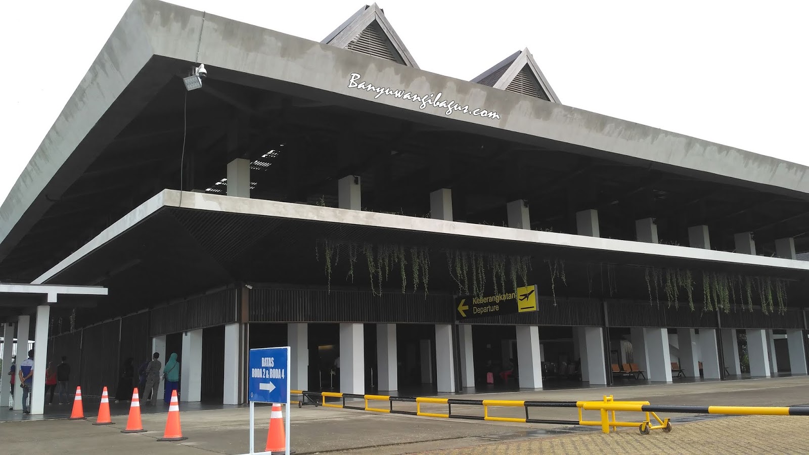 Suasana terminal bandara modern